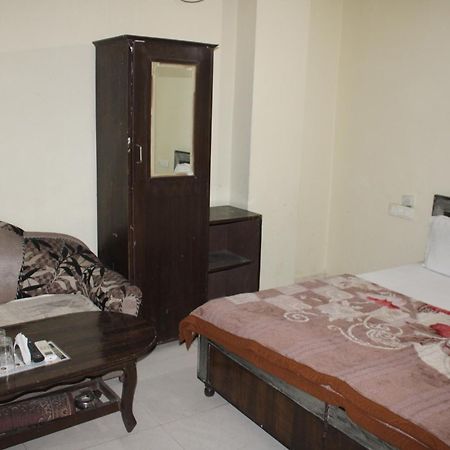 Hotel Diamond Leaf Chandīgarh Екстериор снимка