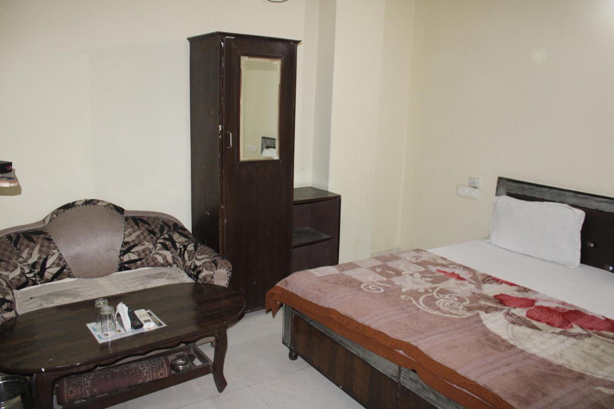 Hotel Diamond Leaf Chandīgarh Екстериор снимка